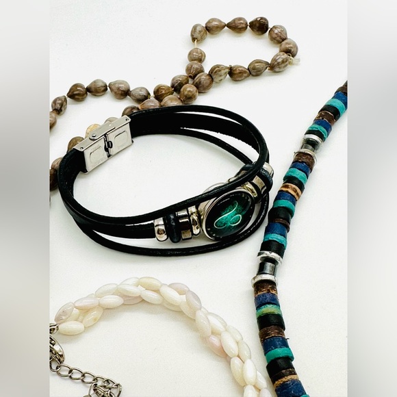 Shark Tooth Jewelry Lot - Picture 8 of 12